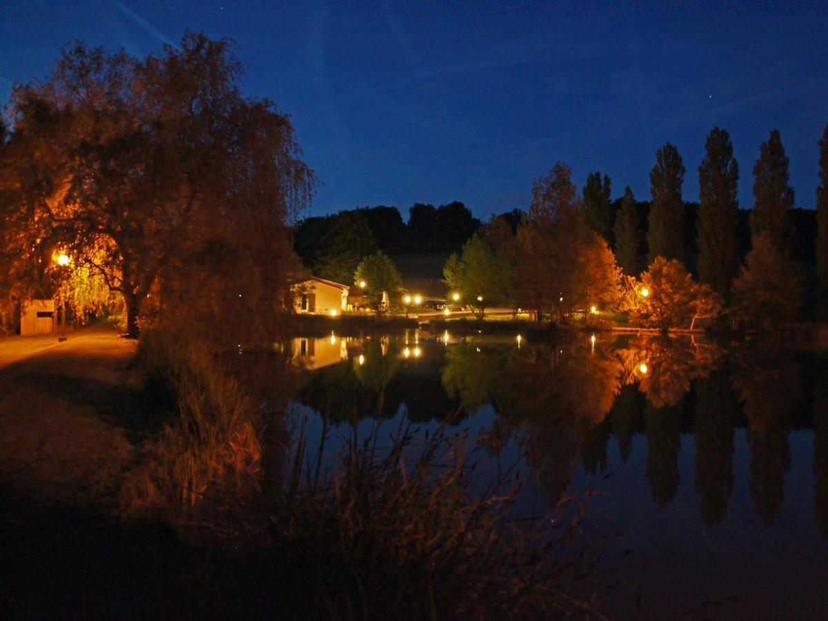 Le Domaine De L'Etang De Sandanet Issac Kültér fotó