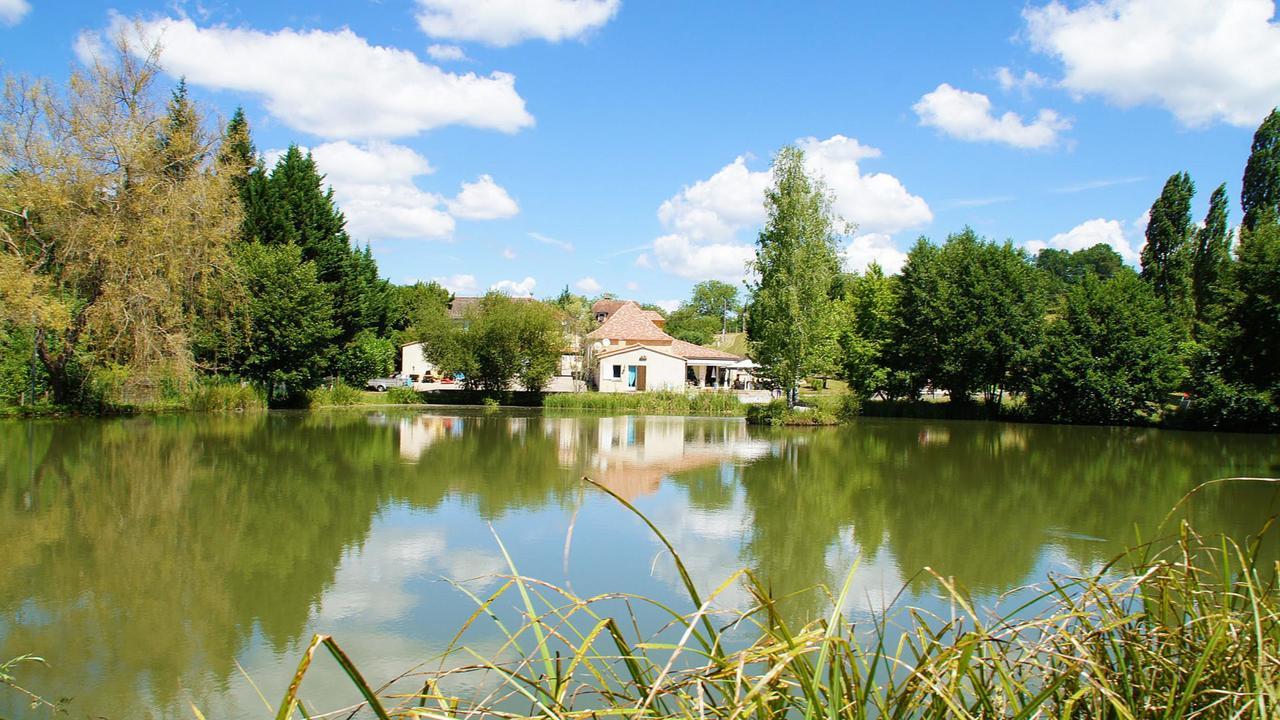 Le Domaine De L'Etang De Sandanet Issac Kültér fotó