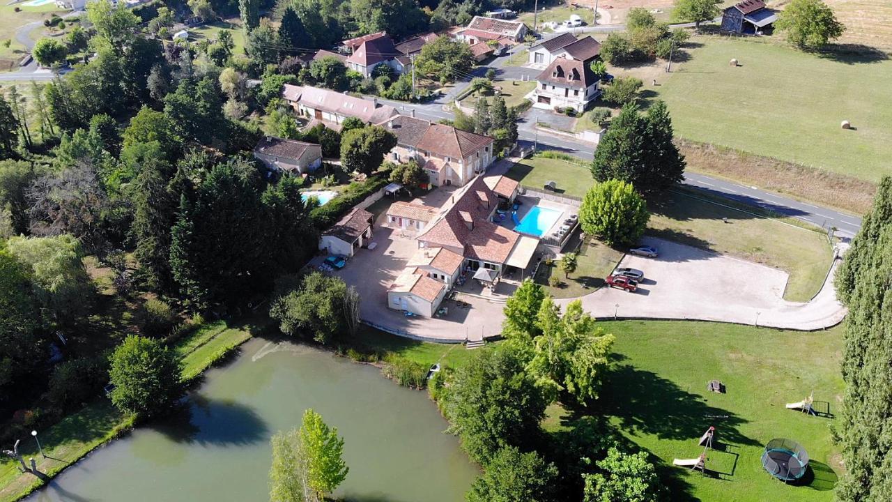 Le Domaine De L'Etang De Sandanet Issac Kültér fotó